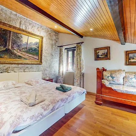 Stunning In With Kitchen * Prayssas (Aquitaine)