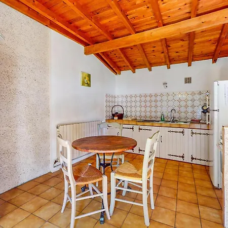 Ferienhaus Stunning In With Kitchen *