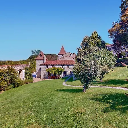Awesome Home In Prayssas Prayssas (Aquitaine)
